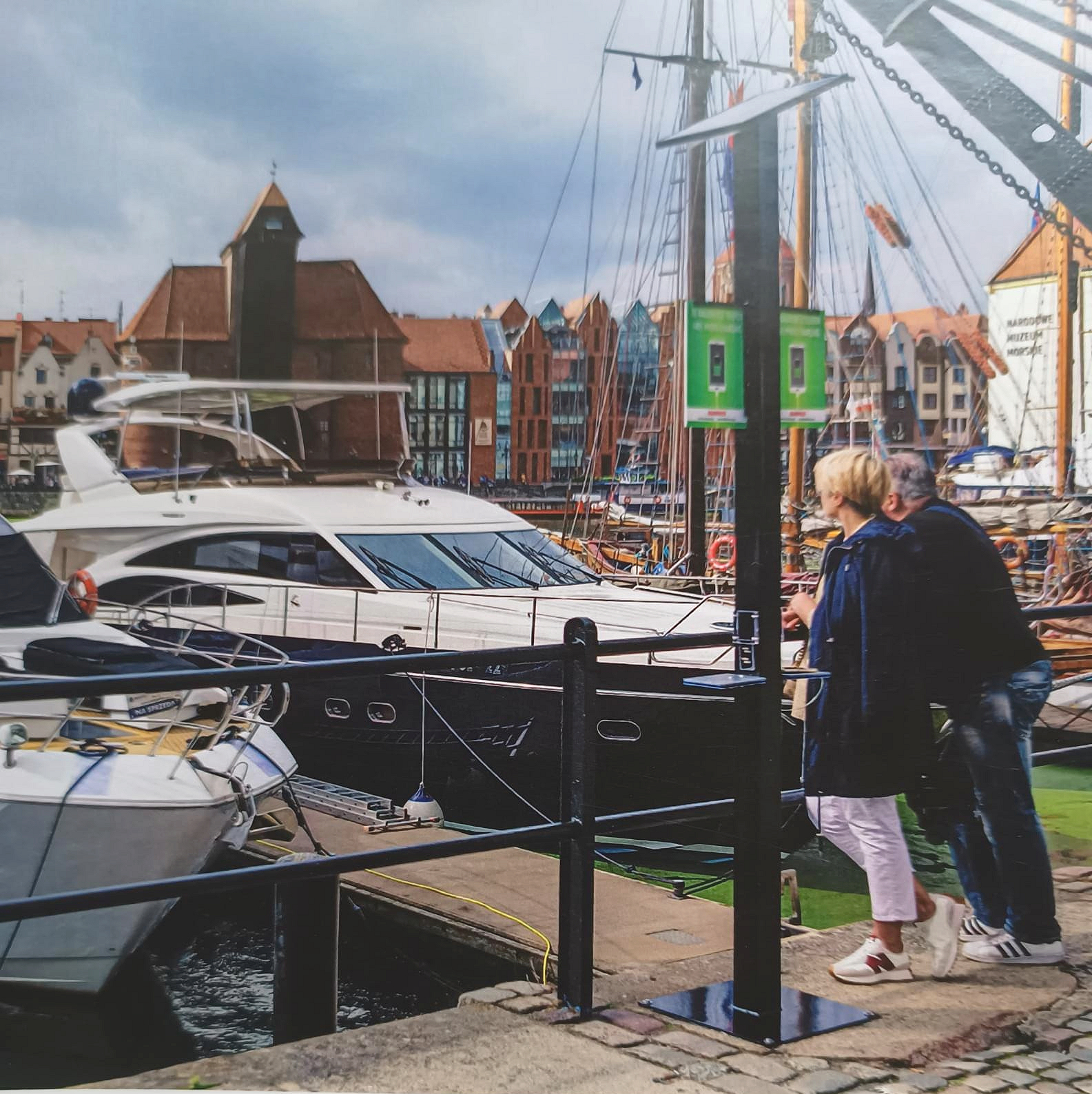 Robust Solar Charger for Public Use in Parks, Public Places, Sports Areas, Buss/Train Stations, Festivals etc. 