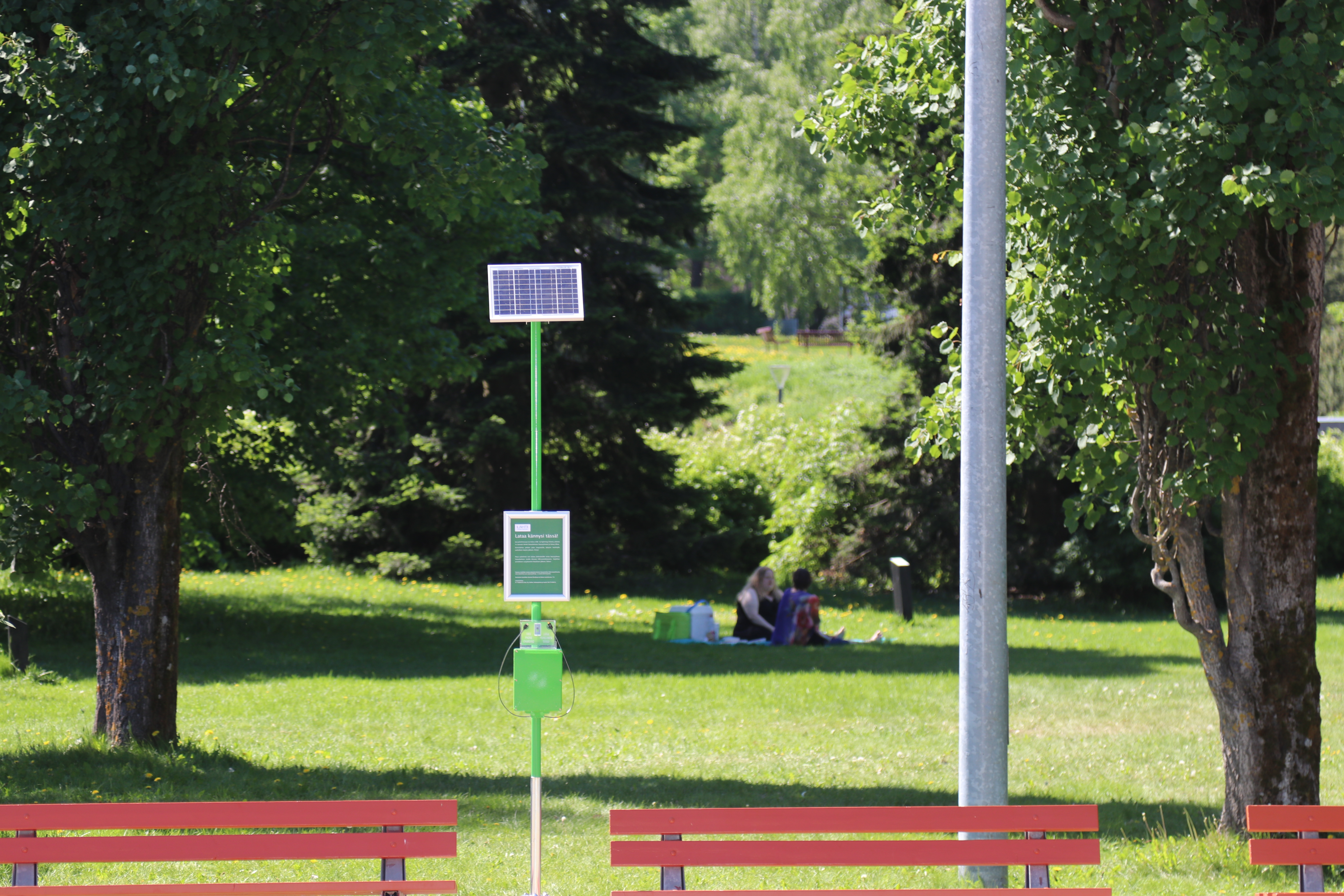 Solar Mobile Phone Charger for Parks, Cities, Public Areas, National Parks, Outdoors Attractions... 